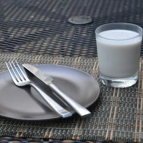 thumbnail for publication: Leches a base de plantas: Almendras